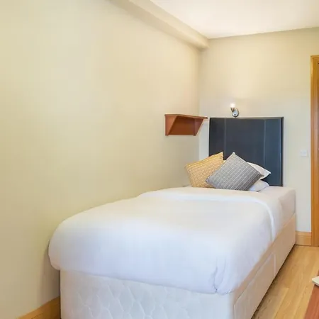 Canvas Cuirt Na Coiribe Apartment Galway
