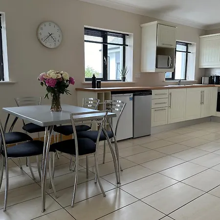 Cuirt Na Coiribe Summer Apartamento *