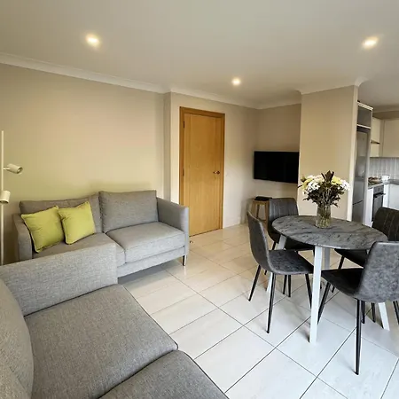 Canvas Cuirt Na Coiribe Apartament Galway
